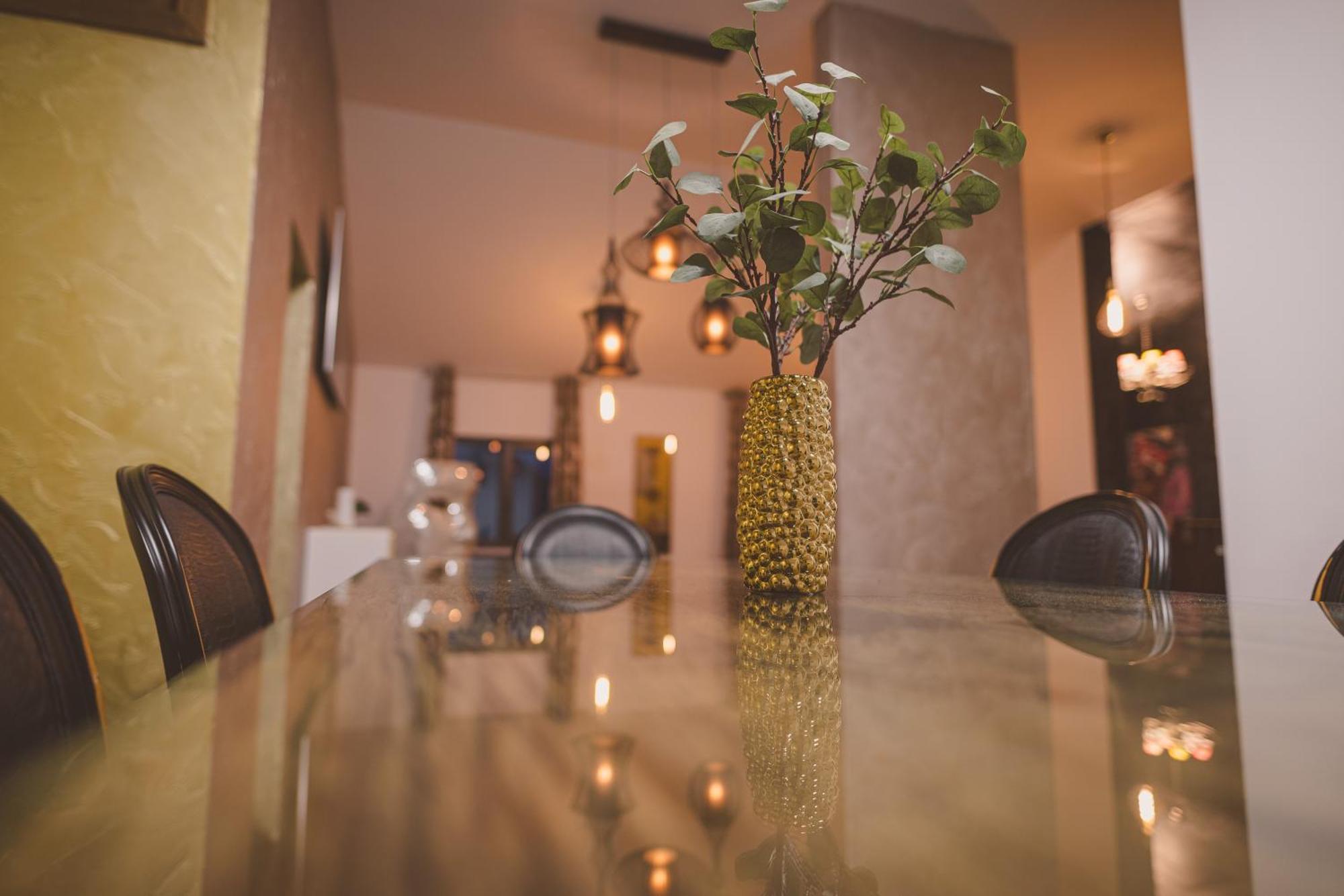 Madison Lake Villa บาโลเตชติ ภายนอก รูปภาพ