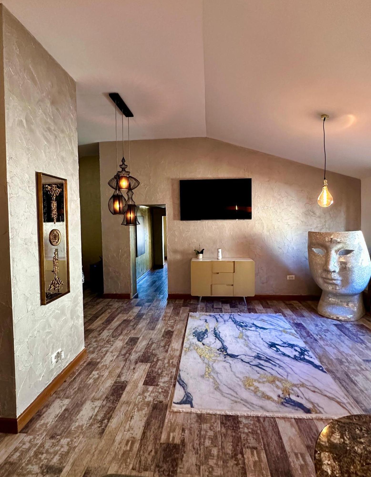 Madison Lake Villa บาโลเตชติ ภายนอก รูปภาพ