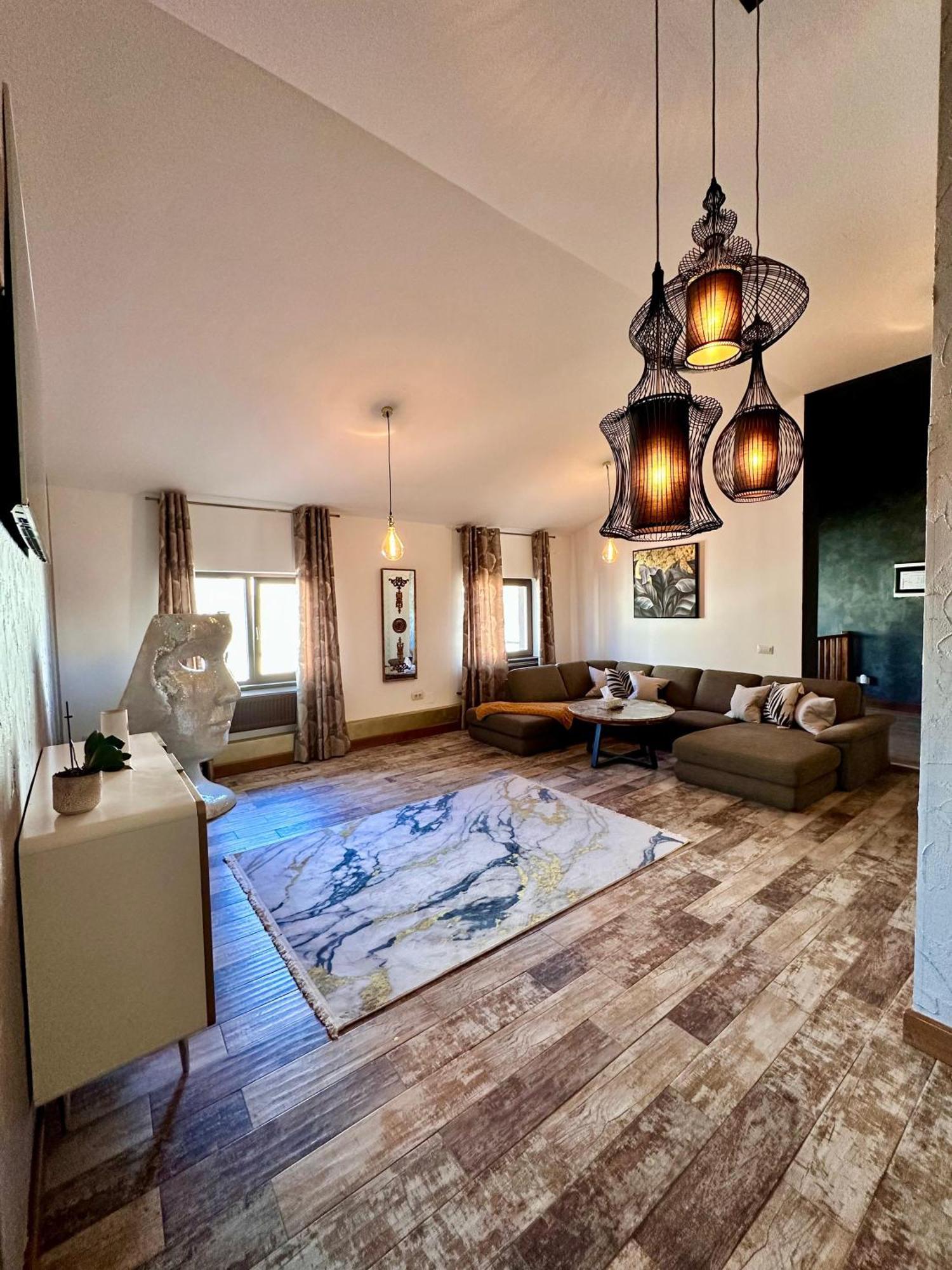 Madison Lake Villa บาโลเตชติ ภายนอก รูปภาพ