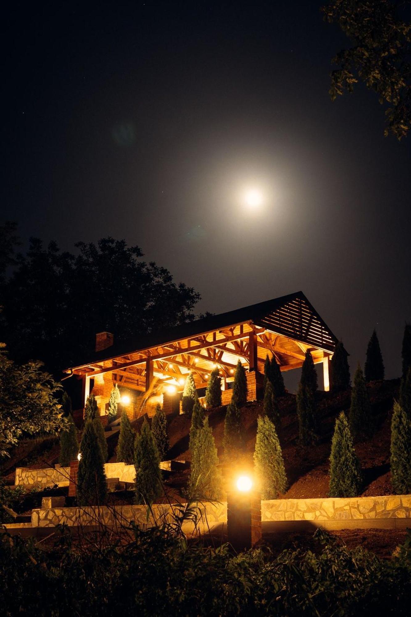 Madison Lake Villa บาโลเตชติ ภายนอก รูปภาพ