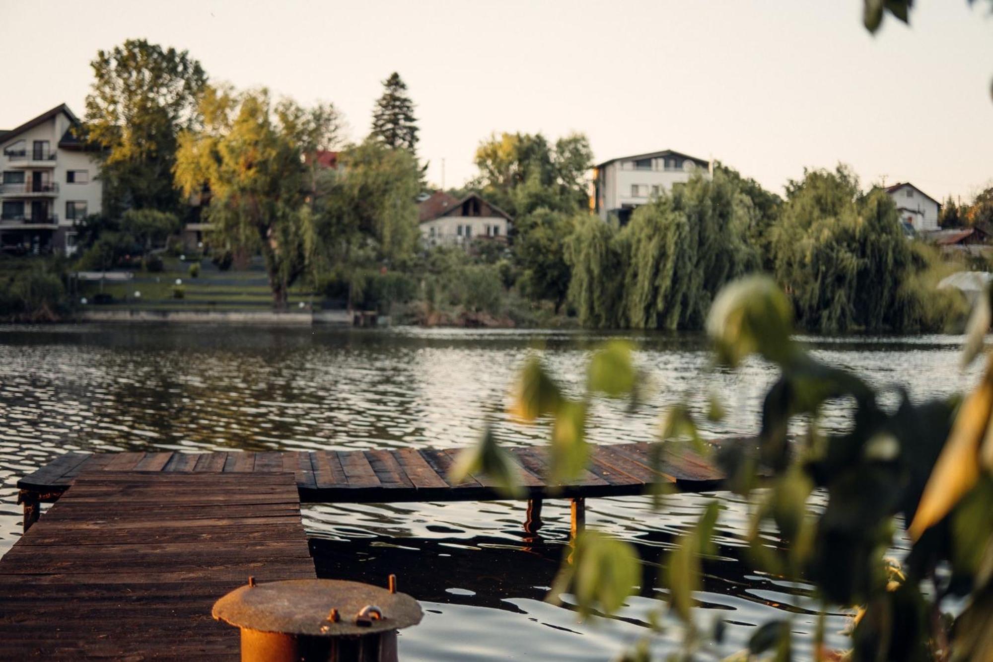 Madison Lake Villa บาโลเตชติ ภายนอก รูปภาพ