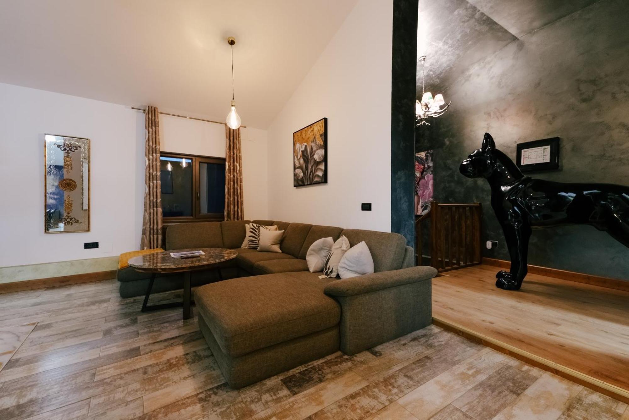 Madison Lake Villa บาโลเตชติ ภายนอก รูปภาพ