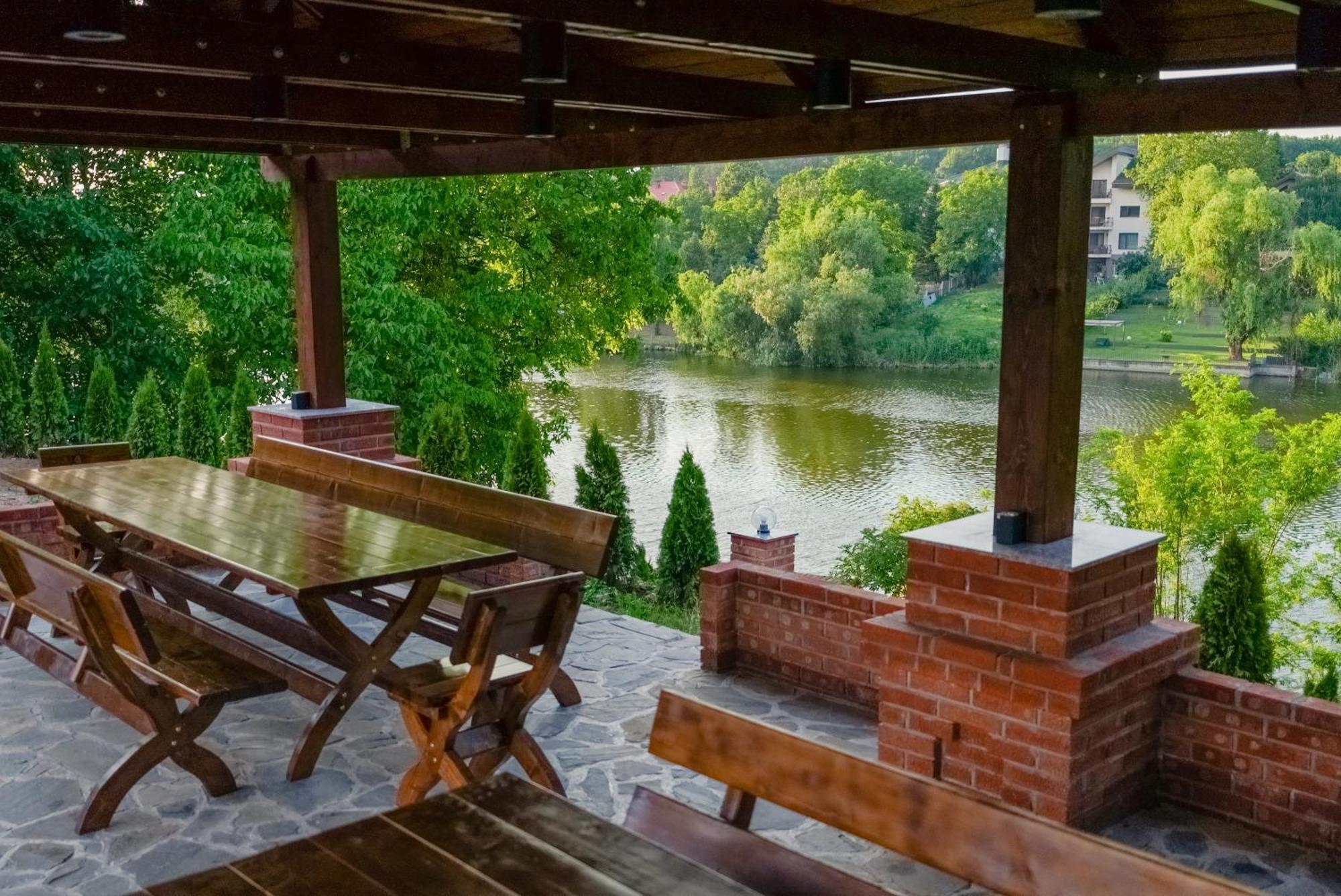 Madison Lake Villa บาโลเตชติ ภายนอก รูปภาพ