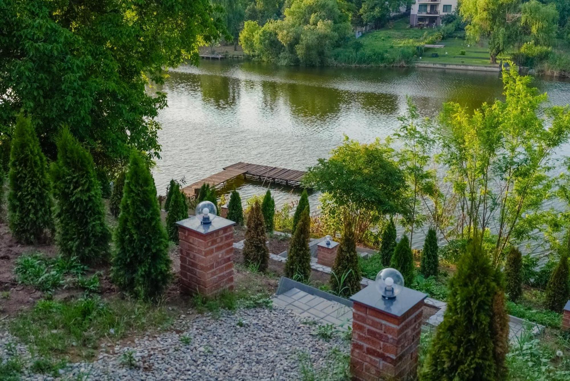 Madison Lake Villa บาโลเตชติ ภายนอก รูปภาพ