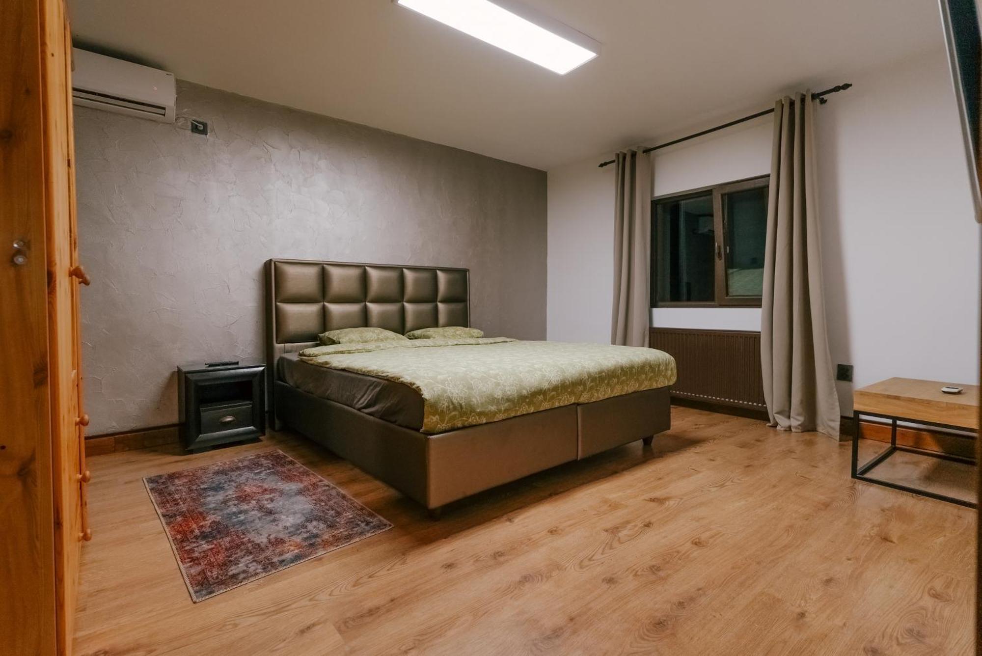 Madison Lake Villa บาโลเตชติ ภายนอก รูปภาพ